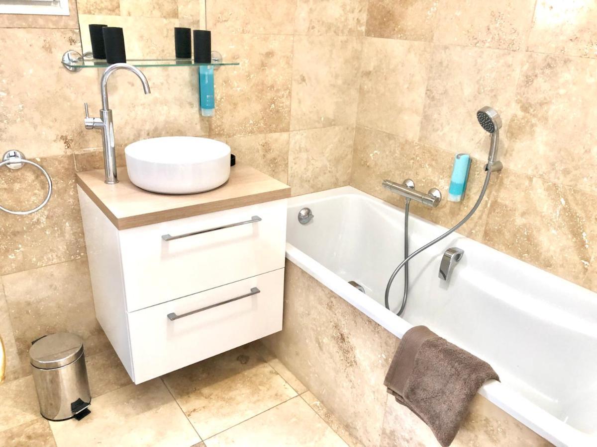 Villa Montfleuri, Vieille Ville A Pieds, Vue Mer, Piscine, 8 Pers 圣马克西姆 外观 照片